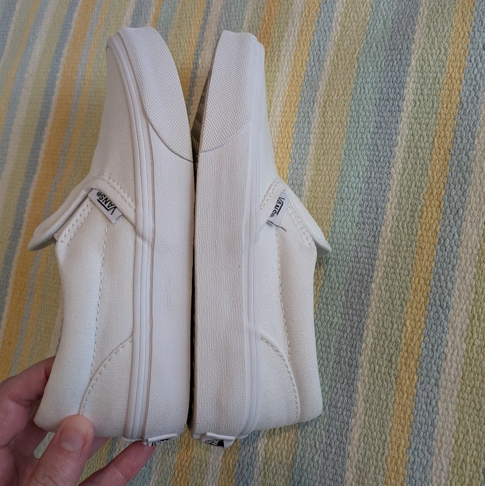 ⭐ Kids White Slip-on Vans Size 1.5